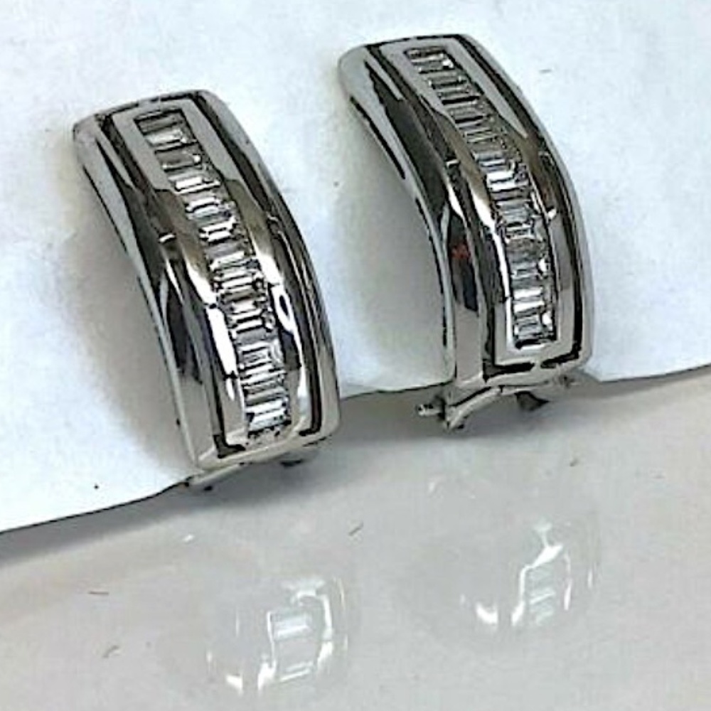 18kt Diamond Huggies 1.42ct Baguettes Earrings